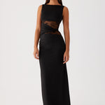 Otília - Maxi kleita ar brīvu griezumu, diskrētiem izgriezumiem un šnorēm